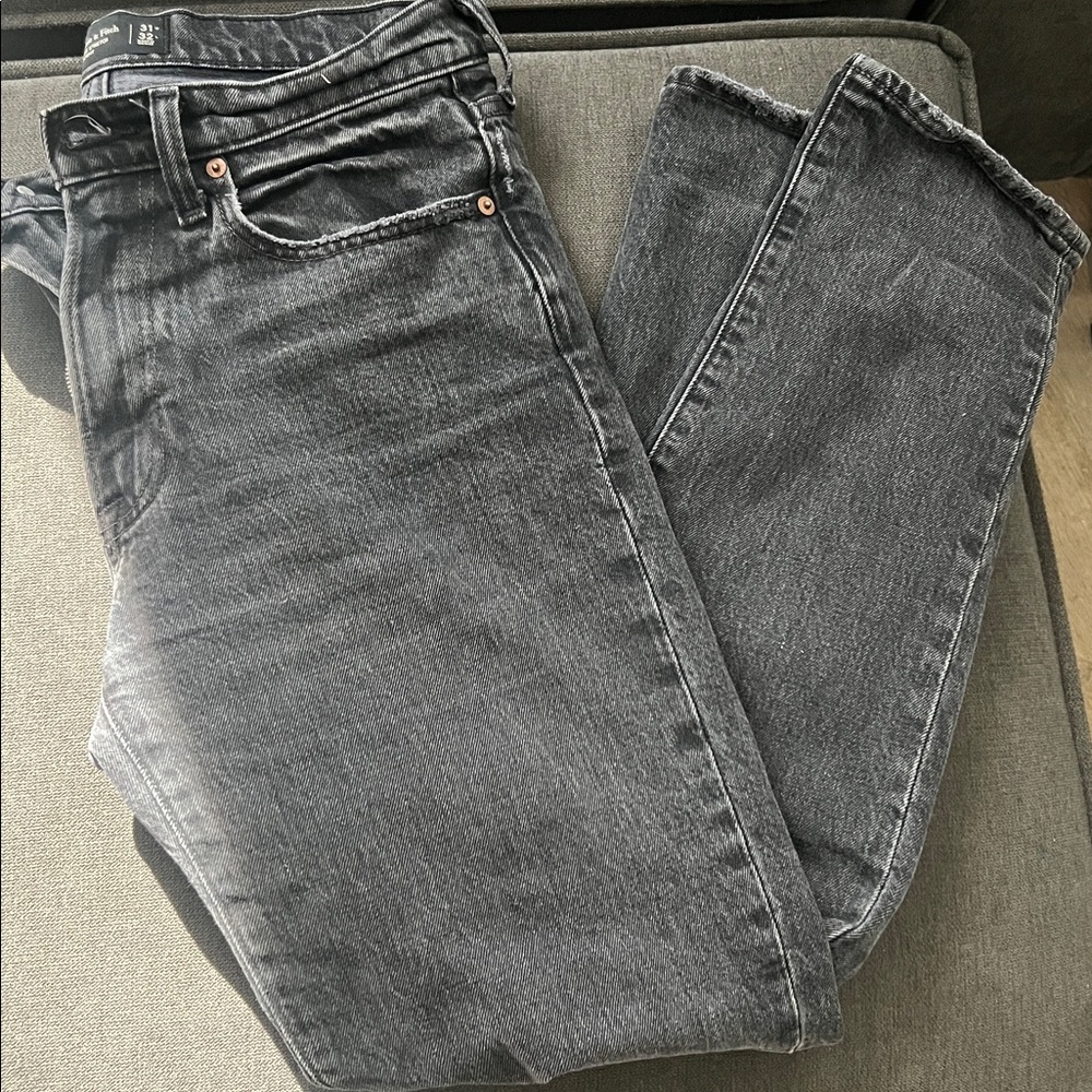 Abercrombie & Fitch Men’s Straight Leg Jeans - Size 31x32